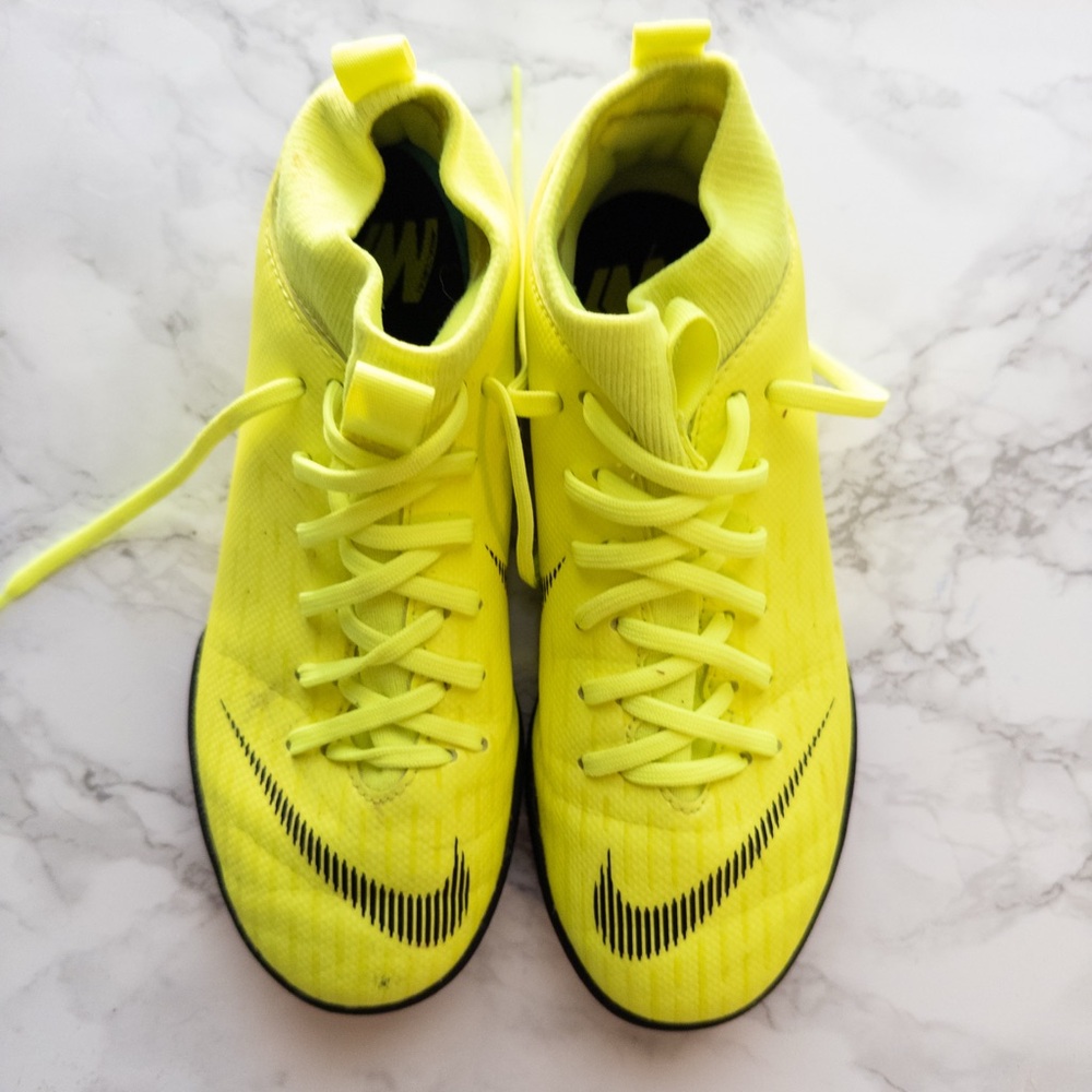 EUC Nike Jr. Mercurial Superfly 10 Club yellow 1 Y